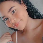 Estudiante universitaria que ofrecen apoyo y refuerso para estudiantes de primaria y bachillerato